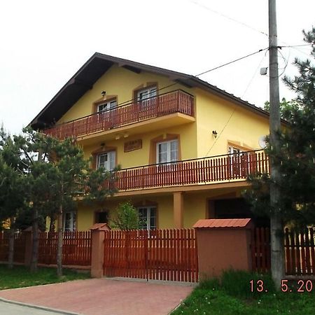 B & B Leliwa Тарнов Екстериор снимка